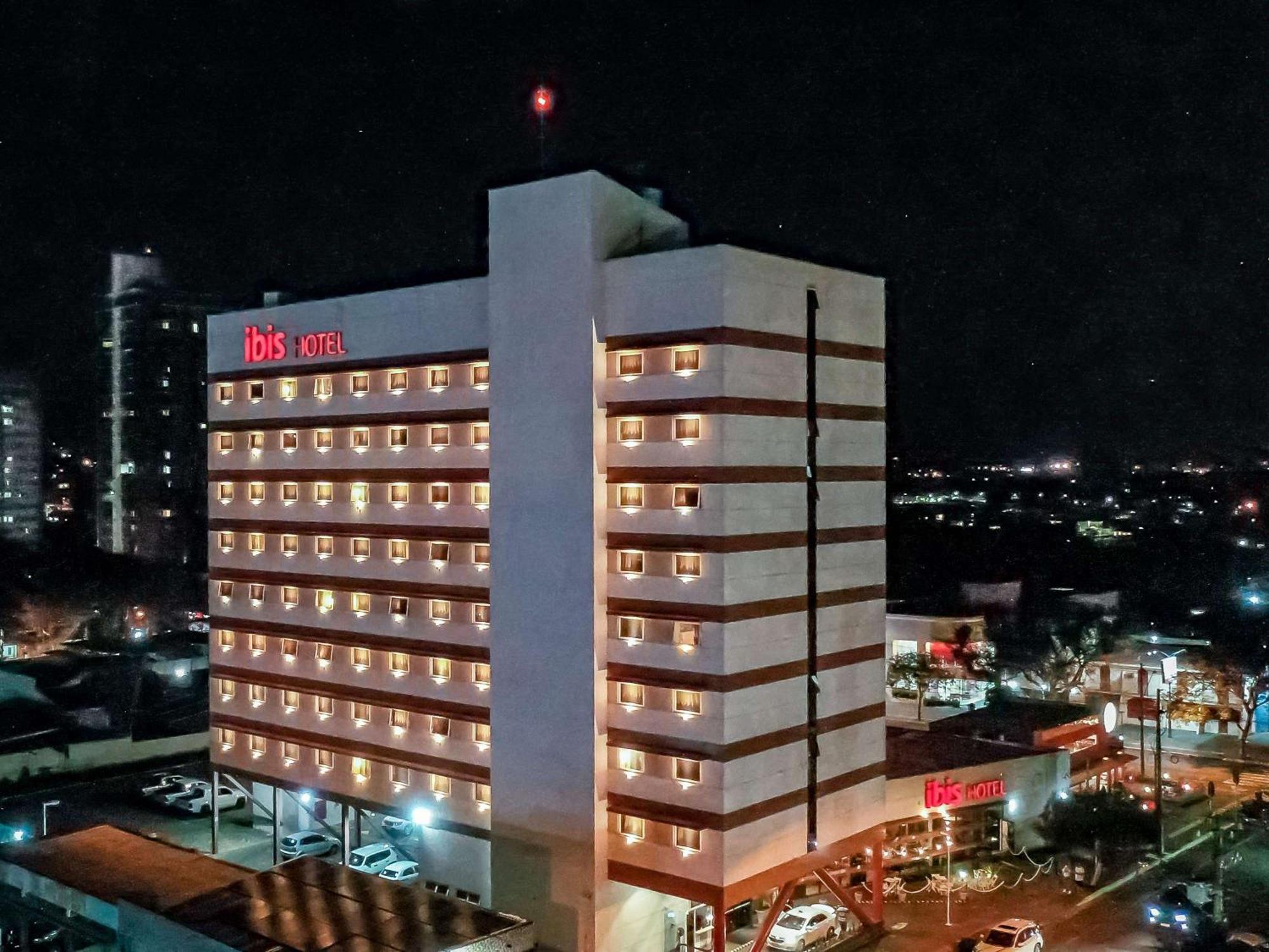 Hotel Ibis Foz do Iguaçu Esterno foto